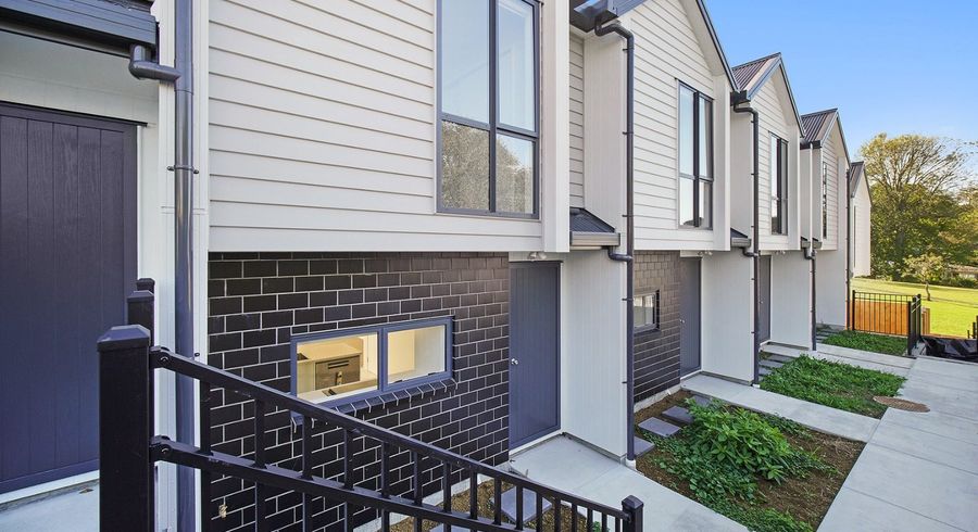  at 3/31 Ayton Drive, Glenfield, North Shore City, Auckland