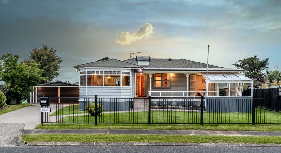  at 113 Edgewater Drive, Pakuranga, Auckland