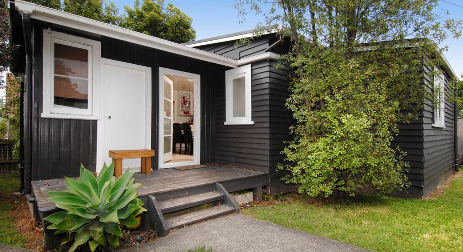  at 8A Huxley Place, Glen Innes, Auckland
