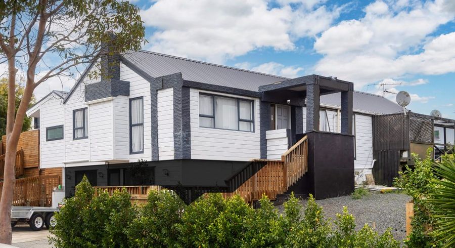  at Bucklands Beach, Manukau City, Auckland