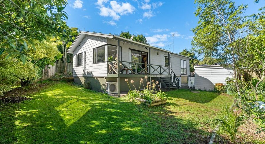  at 11 Peguero Place, Totara Heights, Manukau City, Auckland