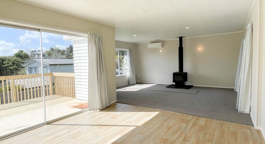  at 4 Pounamu Avenue, Greenhithe, Auckland