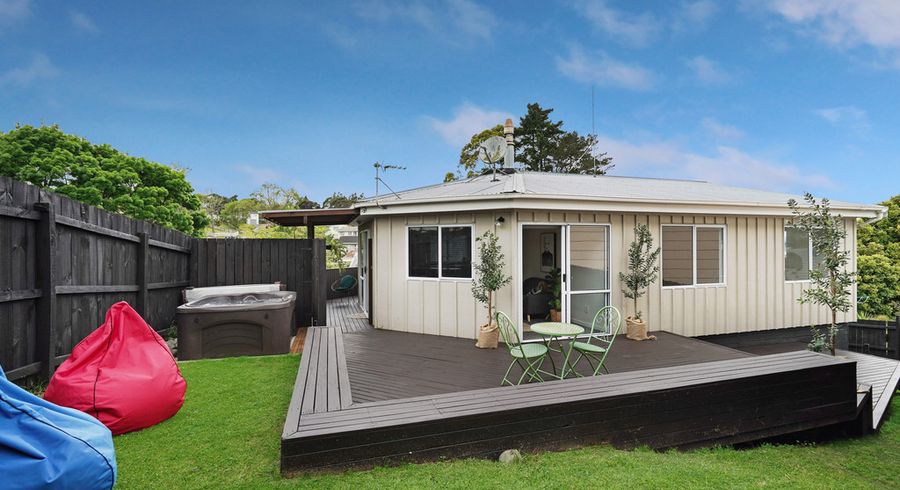  at 2 Hanui Place, Massey, Auckland