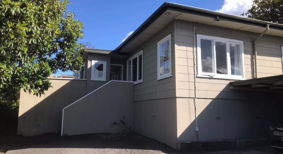  at 4/497 Beach Road, Murrays Bay, North Shore City, Auckland