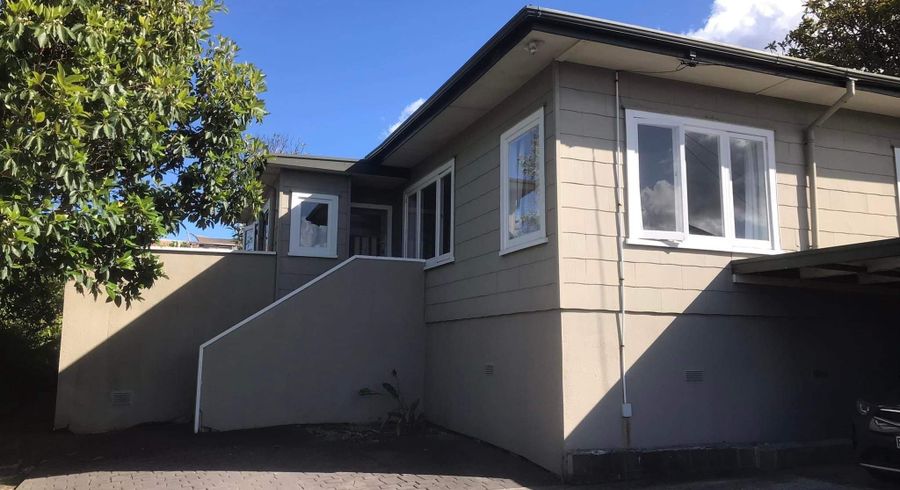  at 4/497 Beach Road, Murrays Bay, Auckland