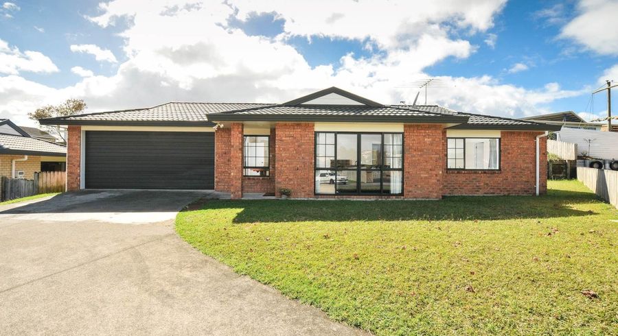  at 4/11 Roanoke Way, Albany, Auckland
