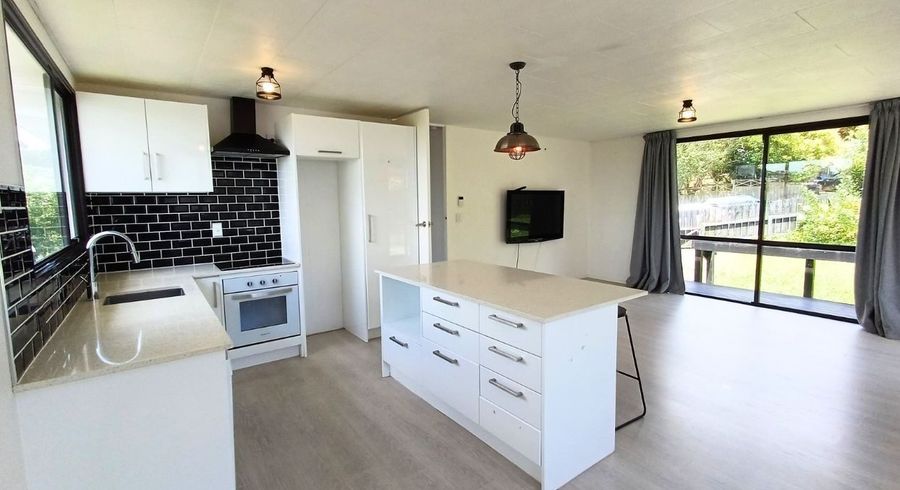  at 16 Maywood Crescent, Glen Eden, Waitakere City, Auckland