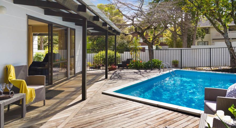  at 54 Holyoake Place, Chatswood, Auckland