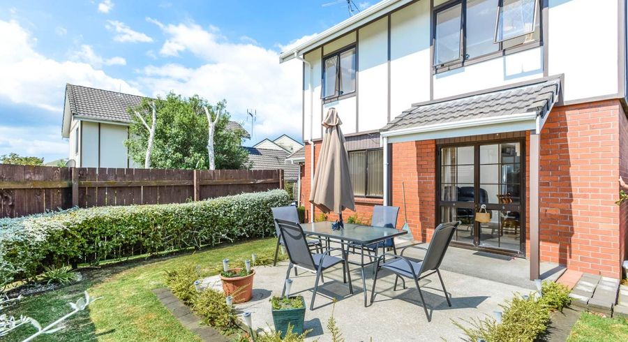  at 2B Mountain View Mews, Mount Wellington, Auckland City, Auckland