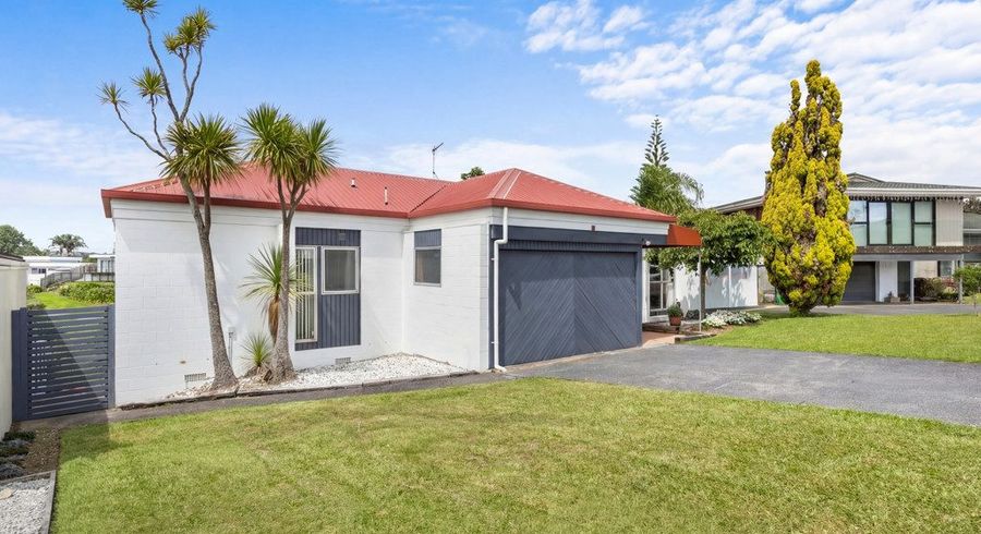  at 17 Davita Place, Farm Cove, Manukau City, Auckland