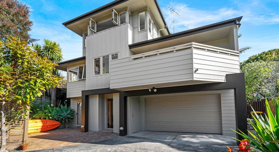  at 2C Braemar Road, Rothesay Bay, Auckland