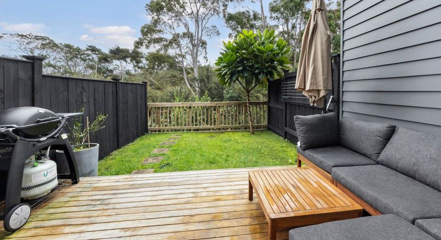  at 21 Kaimai Avenue, Massey, Waitakere City, Auckland
