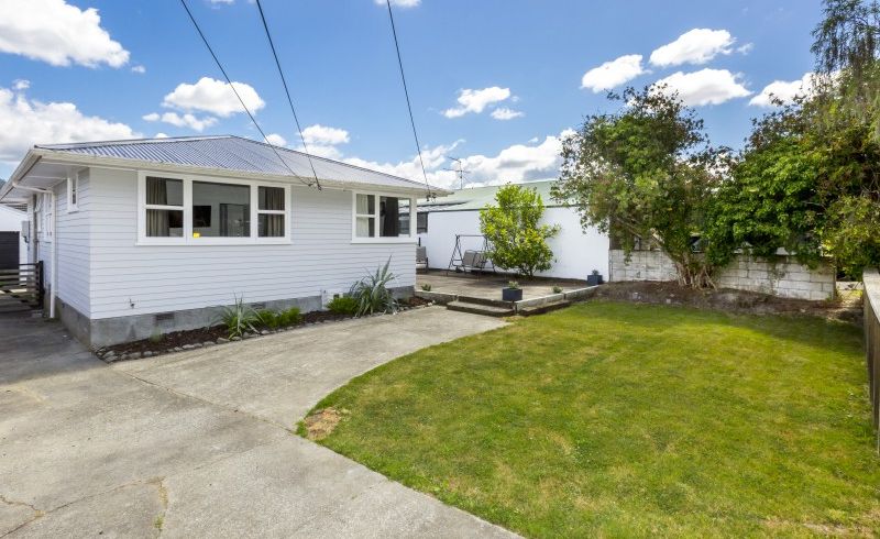  at 9 Hillside Drive, Maoribank, Upper Hutt