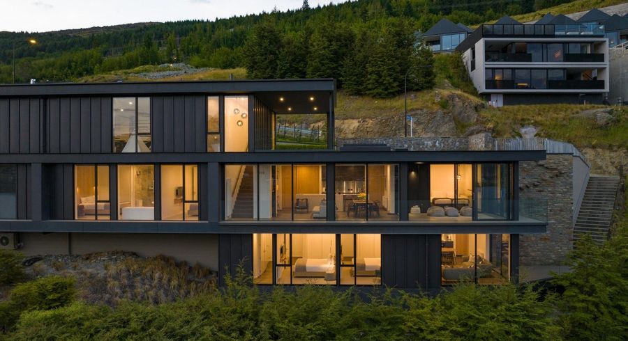  at 1 Highlands Close, Queenstown, Queenstown