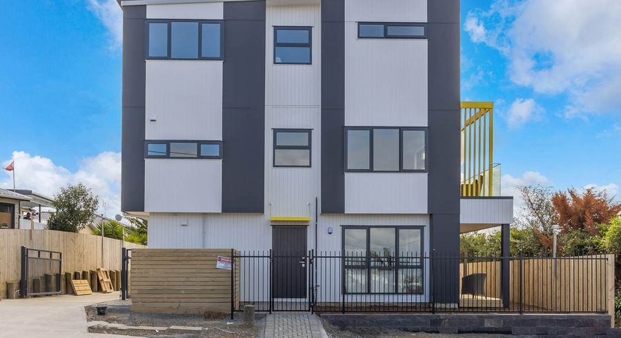  at 3/43B Waimumu Road, Massey, Auckland