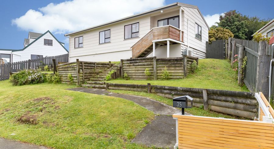  at 35 Almora View, Ascot Park, Porirua