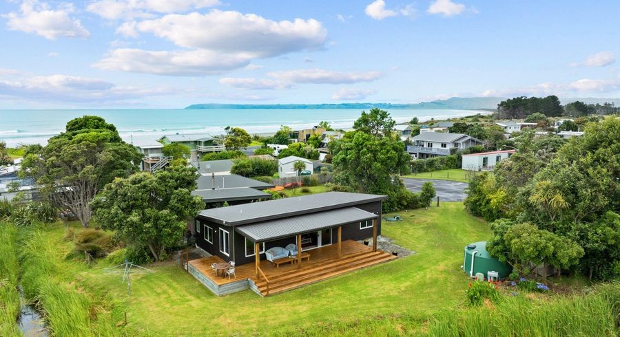  at 6 Rhona Place, Māhia