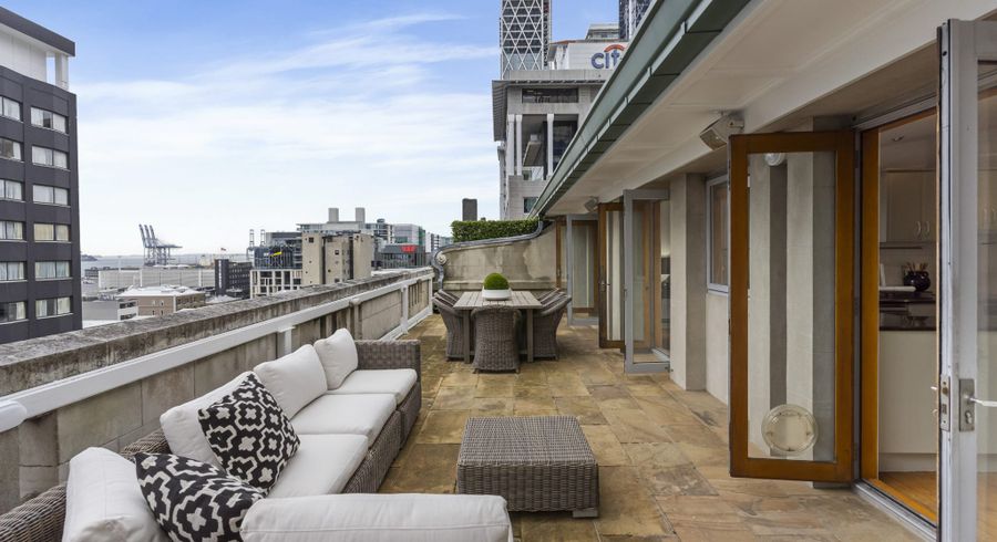  at 8B/22 Queen Street, Auckland Central, Auckland