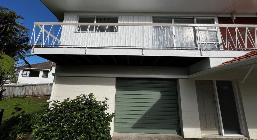  at 3B Sovereign Place, Glenfield, North Shore City, Auckland