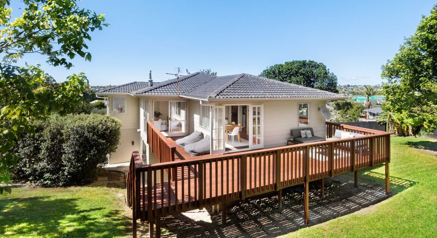 at 9 Magdalen Place, West Harbour, Auckland