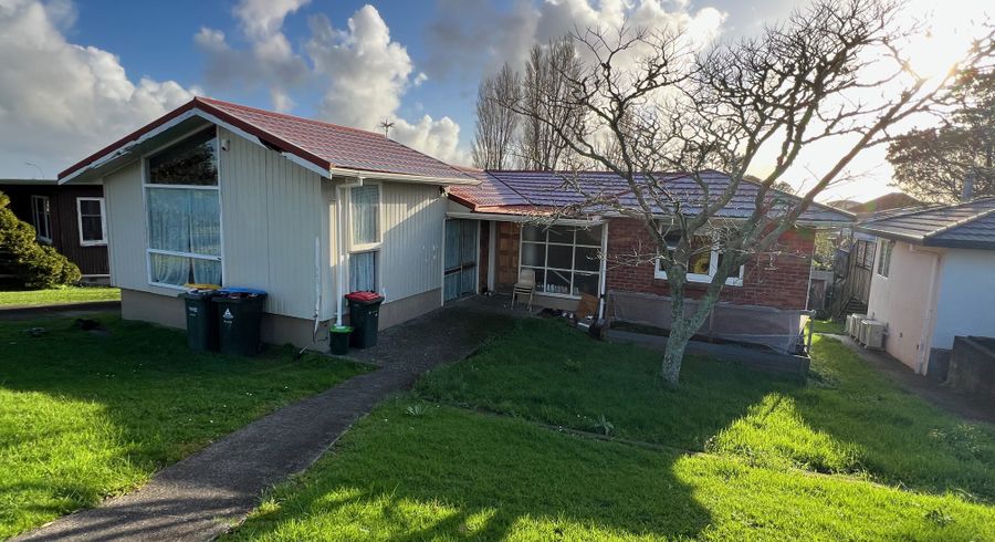  at 15 Lynbrooke Ave, Blockhouse Bay, Auckland City, Auckland