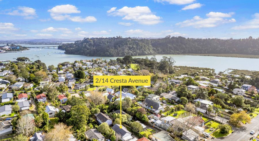  at 2/14 Cresta Avenue, Beach Haven, Auckland
