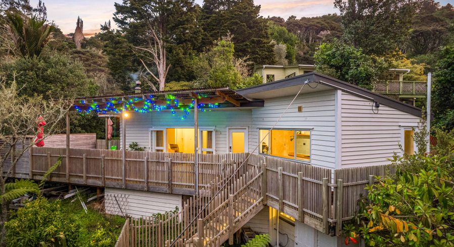  at 61 Western Road, Laingholm, Waitakere City, Auckland