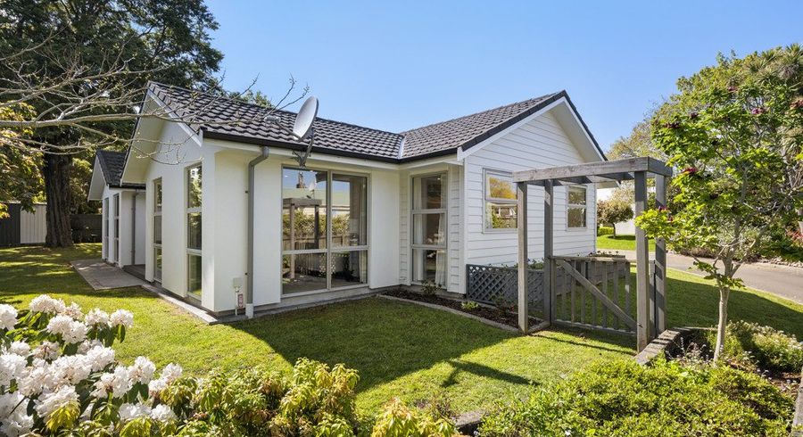  at 8 Bateson Way, Heretaunga, Upper Hutt
