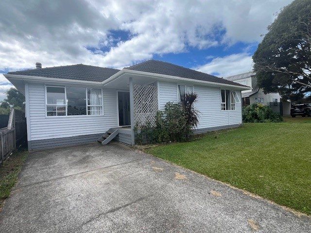  at 32 Third View Avenue, Beachlands, Manukau City, Auckland