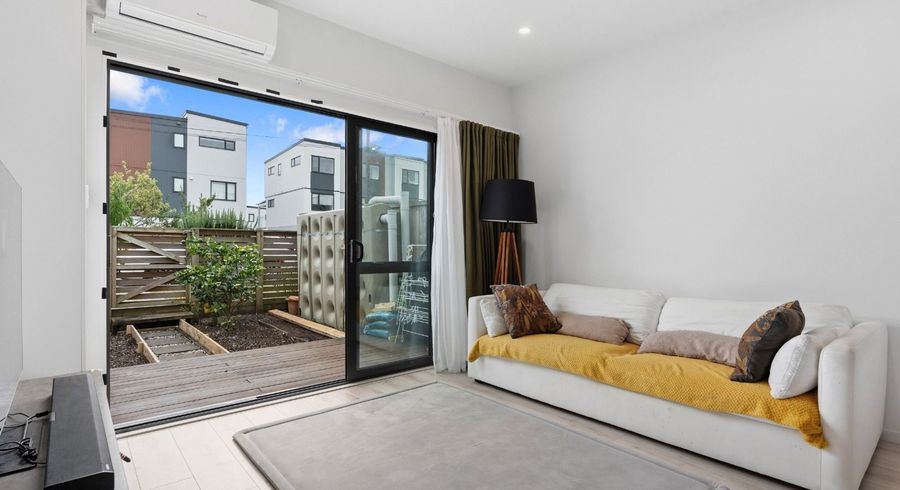  at 6/2 Abbotleigh Avenue, Te Atatu Peninsula, Waitakere City, Auckland