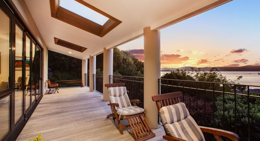  at 52 Walter Road, Lowry Bay, Eastbourne, Lower Hutt, Wellington