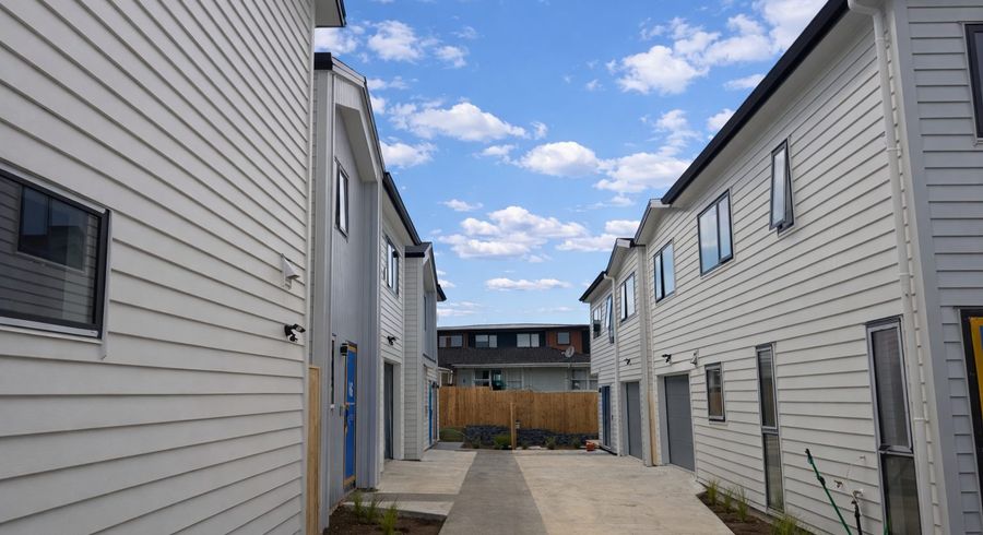  at 9C Mander palce, Bucklands Beach, Manukau City, Auckland