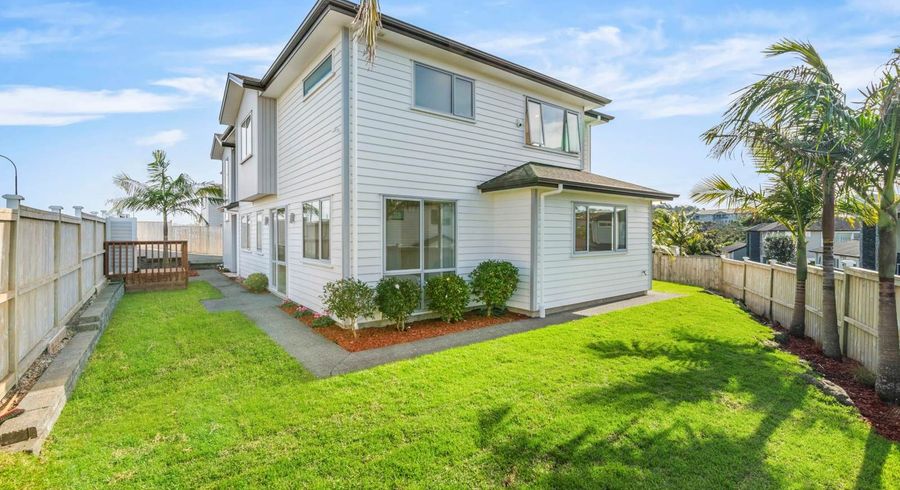  at 33 Lagonda Rise, Oteha, North Shore City, Auckland