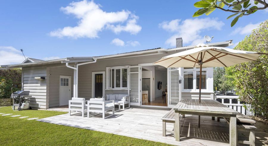  at 33 Wairiki Road, Mount Eden, Auckland