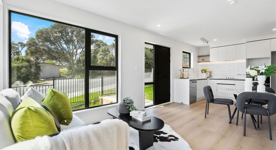  at 2/1090 Beach Road, Torbay, North Shore City, Auckland