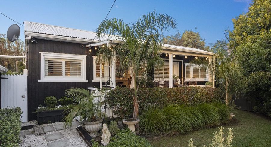  at 31 Alison Road, Surfdale, Waiheke Island