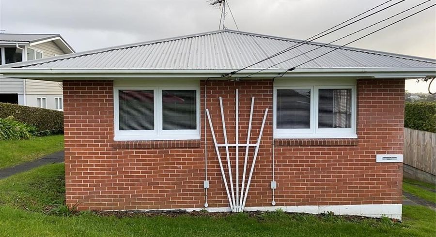  at 1/52 Exmouth Road, Northcote, North Shore City, Auckland