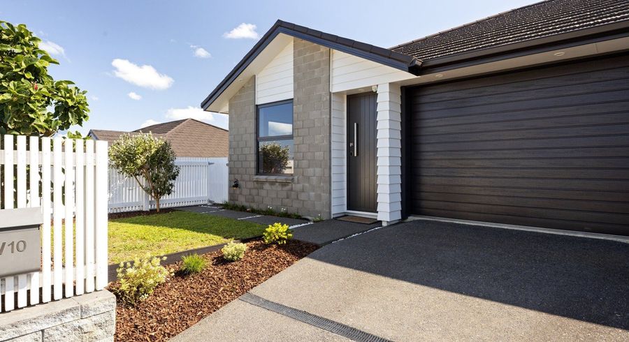  at 2/10 Maanihi Drive, Rototuna, Hamilton, Waikato