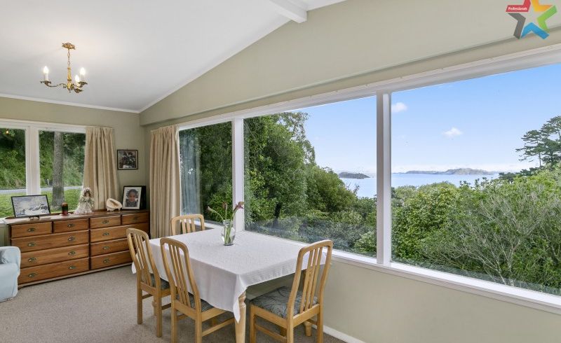  at 20 Rakeiora Grove, Korokoro, Lower Hutt