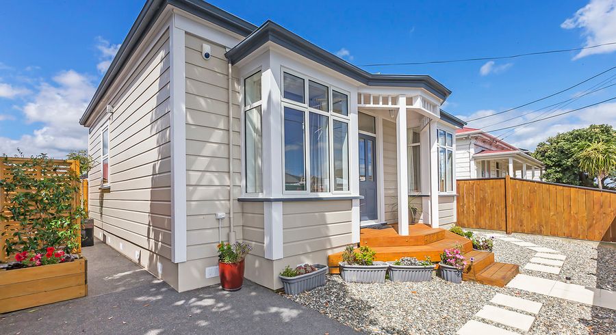  at 10 Queen Street, Petone, Lower Hutt