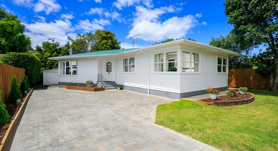  at 27 Lynden Avenue, Hillcrest, Auckland