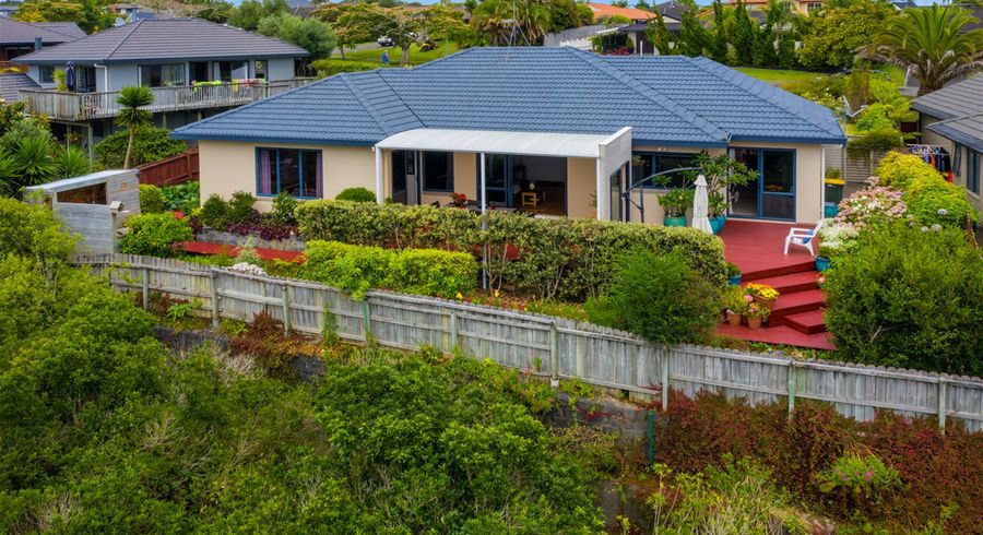 at 122 Te Wharau Drive, Greenhithe, Auckland
