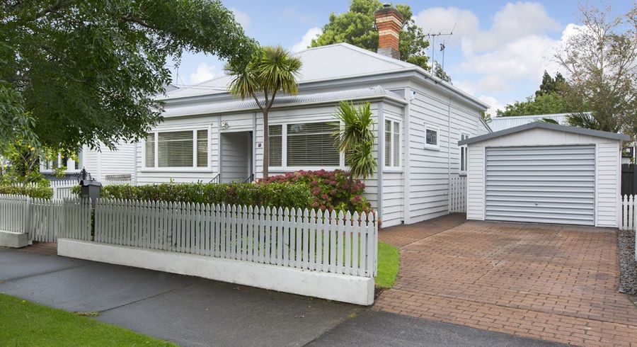  at 6 Mars Avenue, Sandringham, Auckland