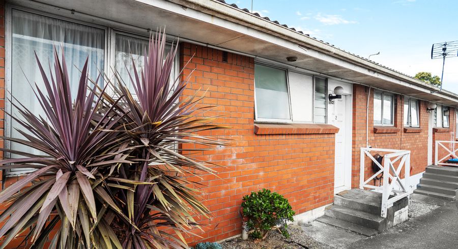  at 2/68 Ruawai Road, Mount Wellington, Auckland