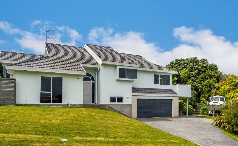  at 2 Saint Ives Drive, Camborne, Porirua