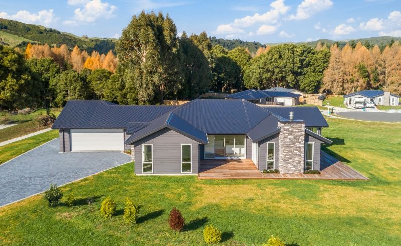  at 10 Lancewood Way, Kinloch, Taupo