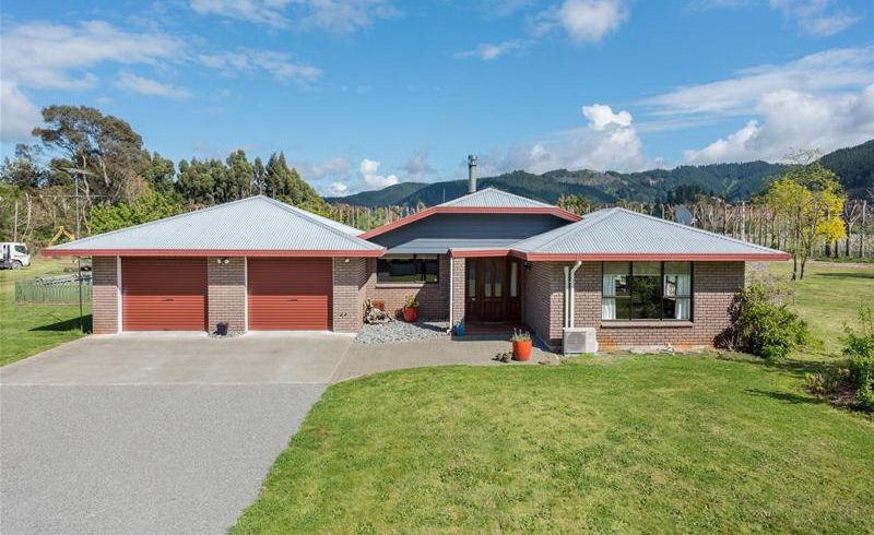  at 4 Beatrice Street, Rarangi