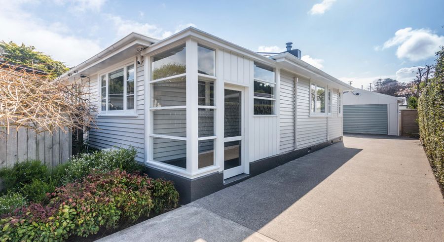  at 27 Collins Avenue, Tawa, Wellington