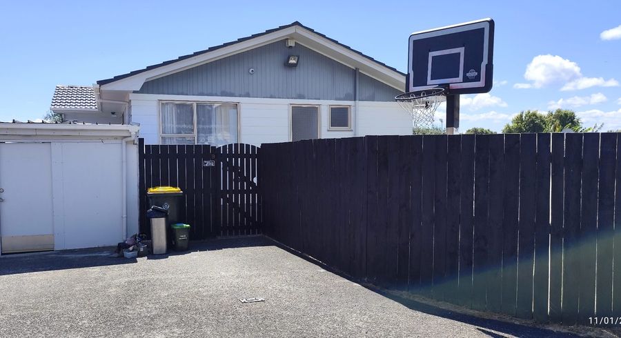  at 1/9 Charntay Avenue, Clover Park, Auckland