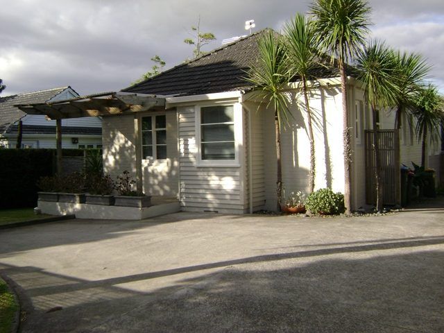  at 5 Walford Road, Point Chevalier, Auckland
